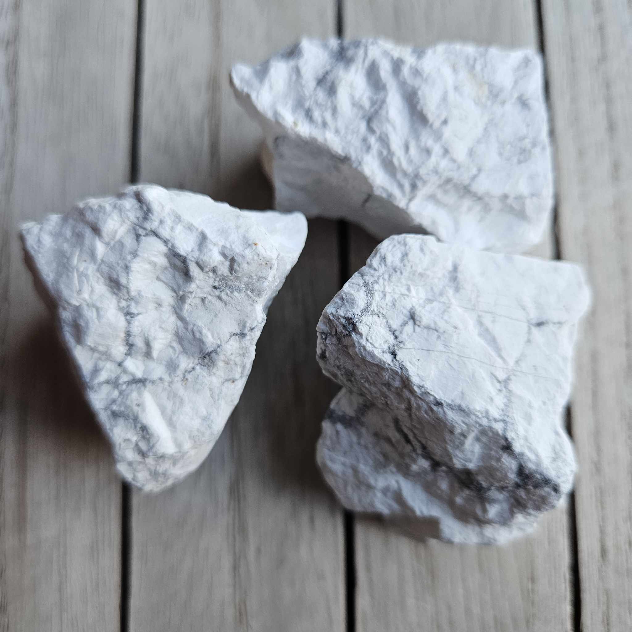 Raw Howlite - Crystal Magik