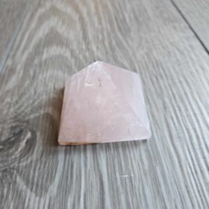 Pyramid - Rose Quartz